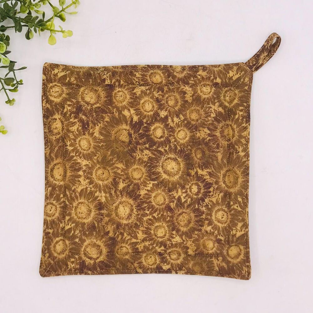 1 Square Potholder Brown Neutral Floral Cottage Core Kitchen 7x7 Inches